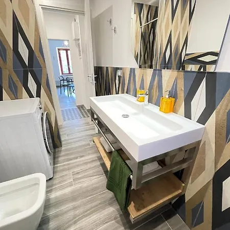 Smart Gold Elegant Style