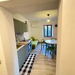 Smart Gold Elegant Style Apartment Bergamo