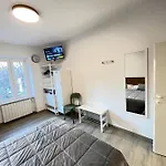 Smart Gold Elegant Style Apartment Bergamo