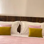 Smart Gold Elegant Style Apartment Bergamo