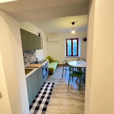 Smart Gold Elegant Style Apartment Bergamo