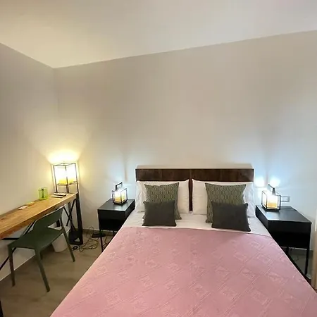 Smart Gold Elegant Style