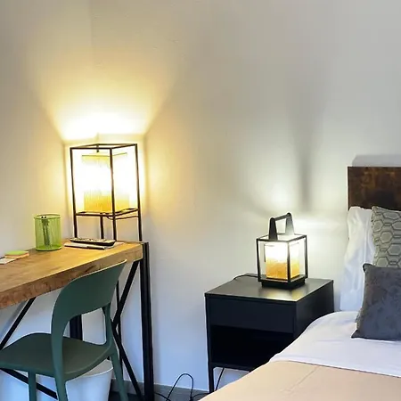 Smart Gold Elegant Style