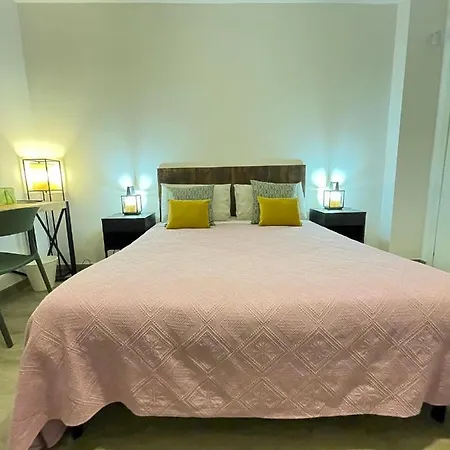 Smart Gold Elegant Style Apartment *