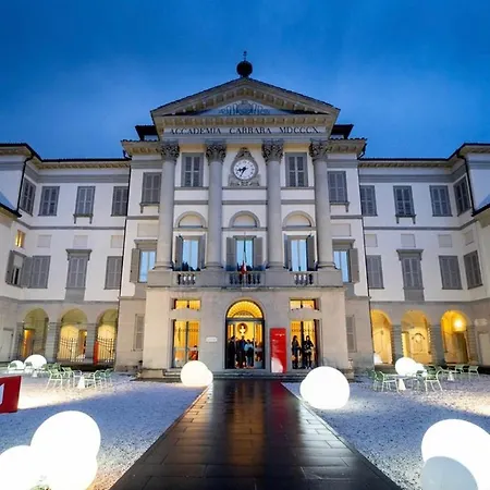 Apartament Smart Gold Elegant Style