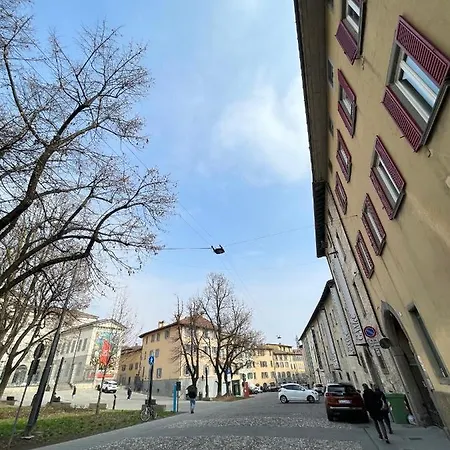 Διαμέρισμα Smart Gold Elegant Style Μπέργκαμο