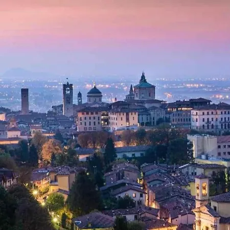 Smart Gold Elegant Style Lägenhet