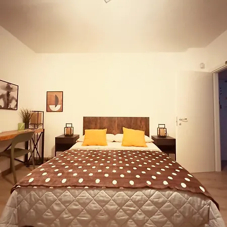 Smart Gold Elegant Style