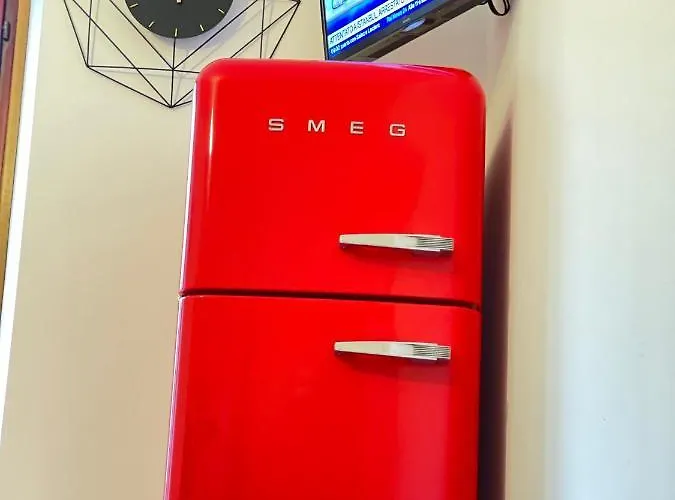 Smart Gold Elegant Style