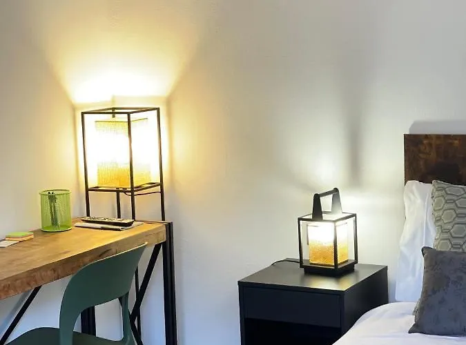 Smart Gold Elegant Style