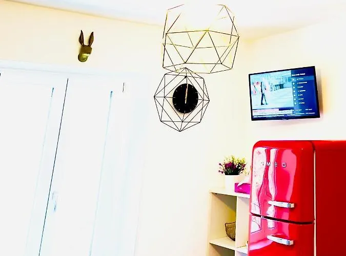 Smart Gold Elegant Style