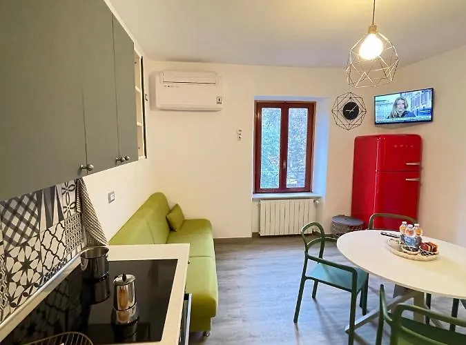 Smart Gold Elegant Style 公寓 *